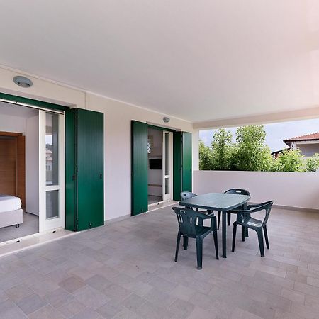 Residence Fiore Rosso Sirmione Bagian luar foto