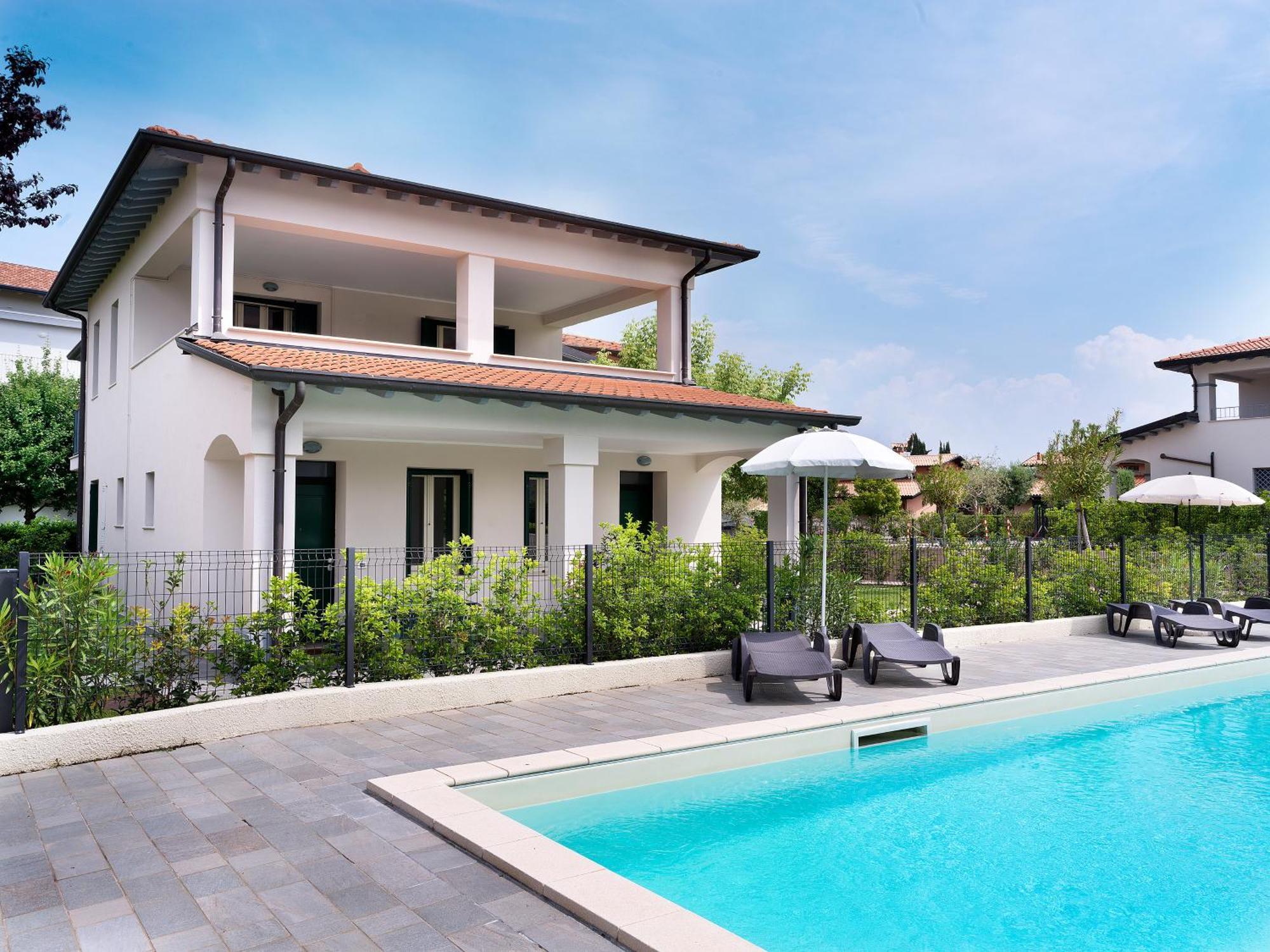 Residence Fiore Rosso Sirmione Bagian luar foto
