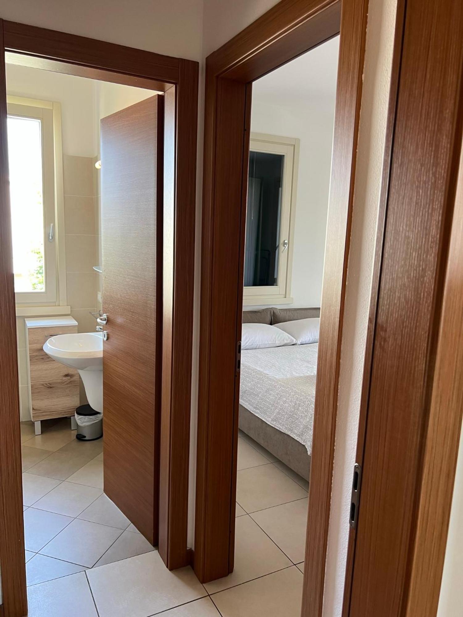 Residence Fiore Rosso Sirmione Bagian luar foto