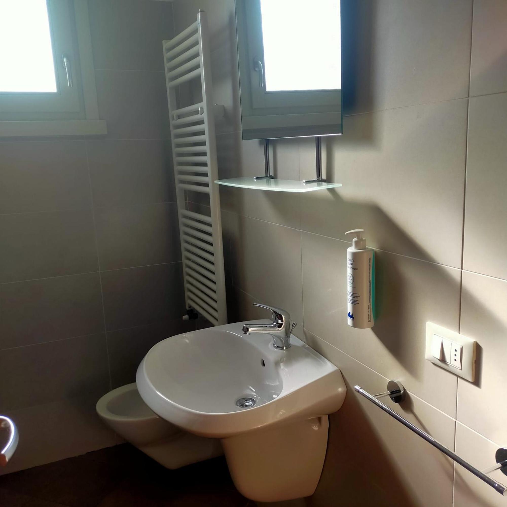 Residence Fiore Rosso Sirmione Ruang foto